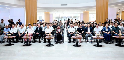 以书画为媒——“轮椅