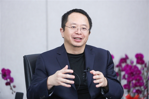周鸿祎训练数字人代替演讲！直言有危机感 不想被数字人“干掉”(图1)