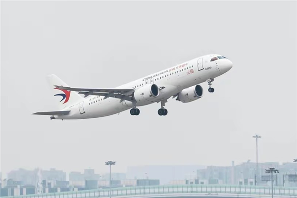 国产大飞机C919今日商业首飞 内部长啥样：细节曝光(图1)
