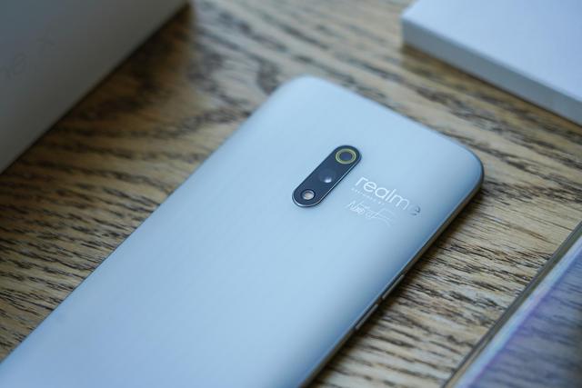 媒体管家|厂商喊出“产品硬件毛利率可以为0” 中端手机市场竞争或加剧