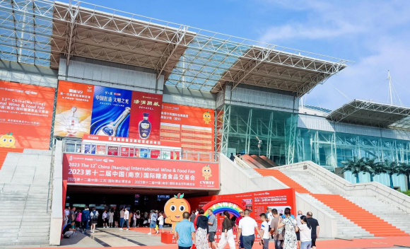 媒体管家:展会现场人气火爆,东方鼎酒再次亮相南京糖酒会!