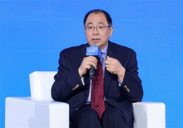 高通亮相2025数智科技生态大会:释放“AI+连接”更大潜能 携手共建数智科技新生态